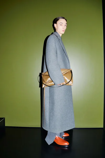 Look 16